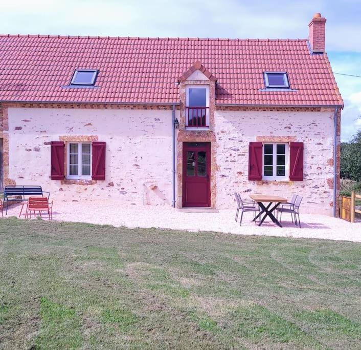 Gite Au Centre De La France Vesdun Exterior photo